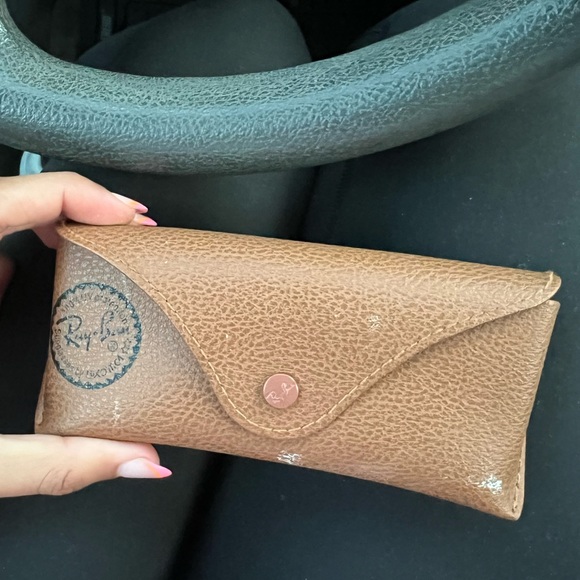 Ray Bans Round Sunglasses - Picture 2 of 3